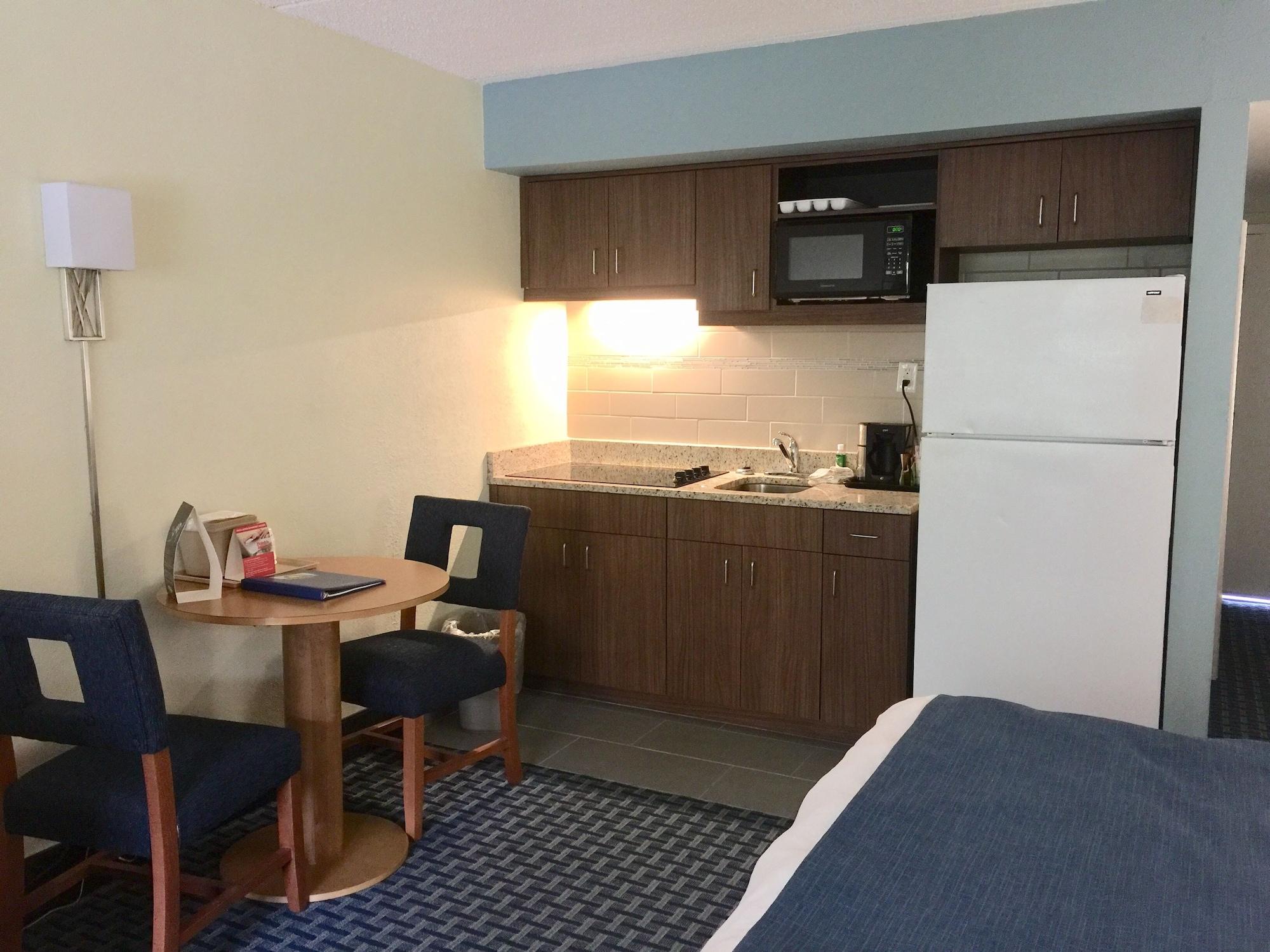 Days Inn By Wyndham Cocoa Beach Port Canaveral Exterior foto