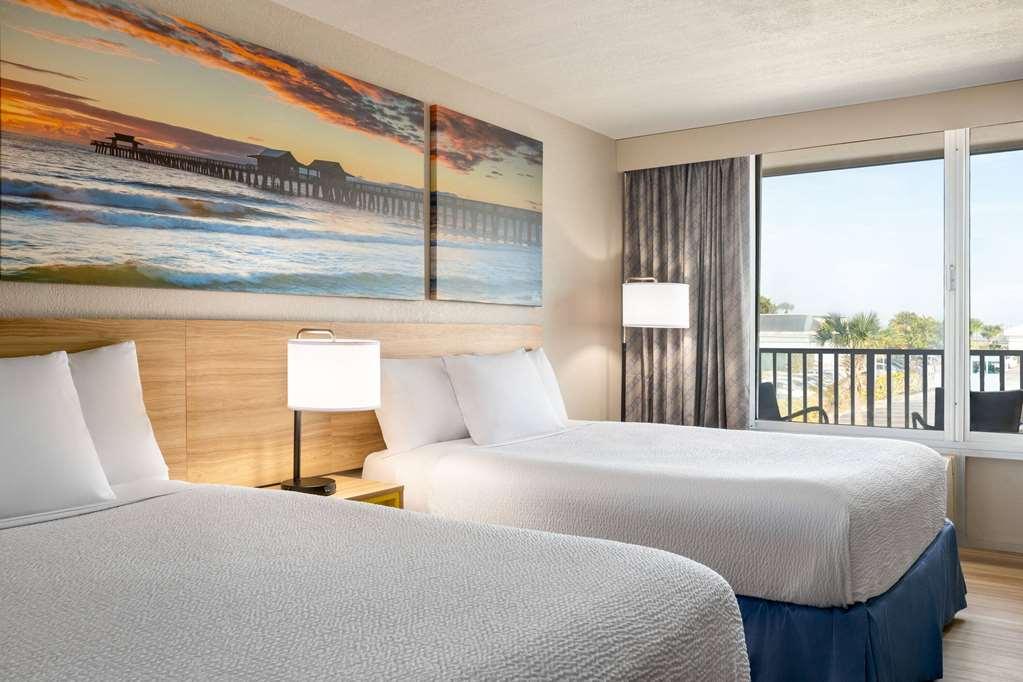 Days Inn By Wyndham Cocoa Beach Port Canaveral Habitación foto
