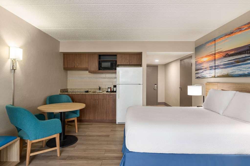 Days Inn By Wyndham Cocoa Beach Port Canaveral Habitación foto