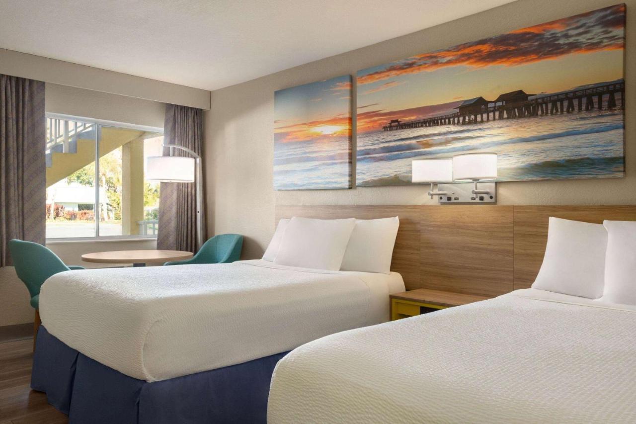 Days Inn By Wyndham Cocoa Beach Port Canaveral Exterior foto