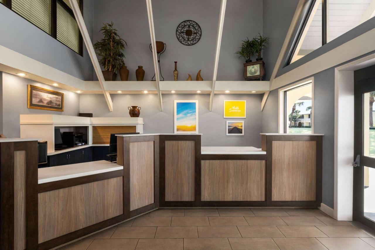 Days Inn By Wyndham Cocoa Beach Port Canaveral Exterior foto